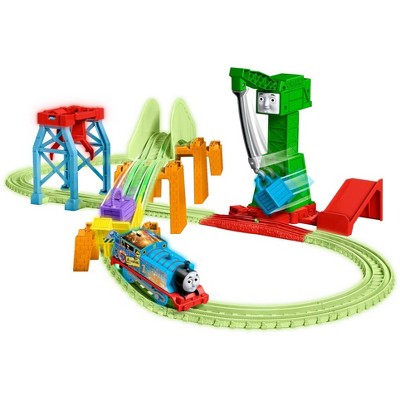 Thomas & Friends TrackMaster Hyper Glow Night Delivery