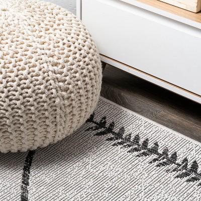 Tribal Diamond Trellis Easy-Care Indoor/Outdoor Area Rug - Black/Ivory