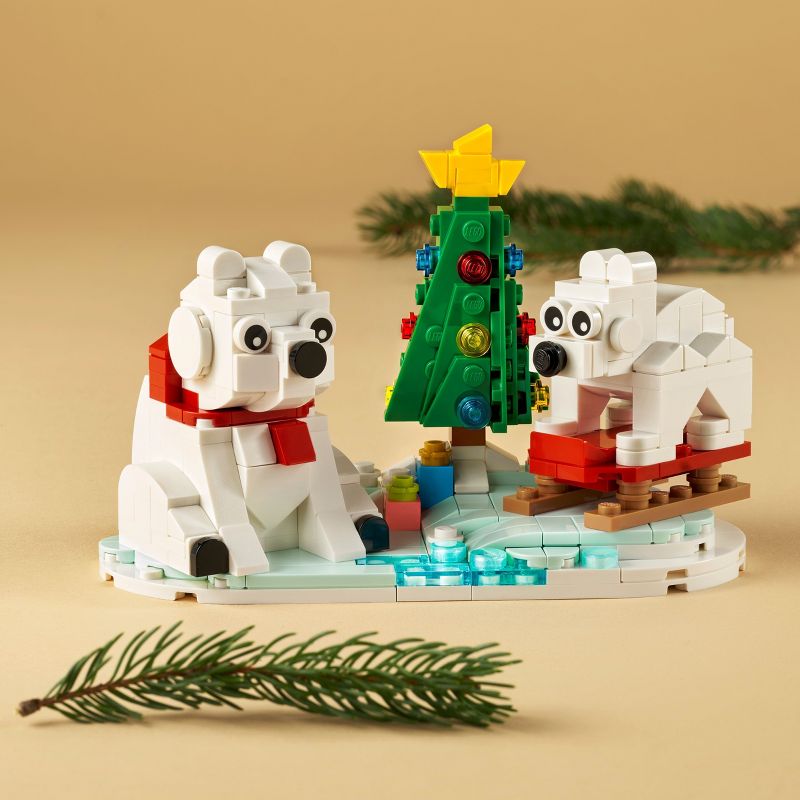 LEGO Wintertime Polar Bears Stocking Stuffer 40571, 5 of 9