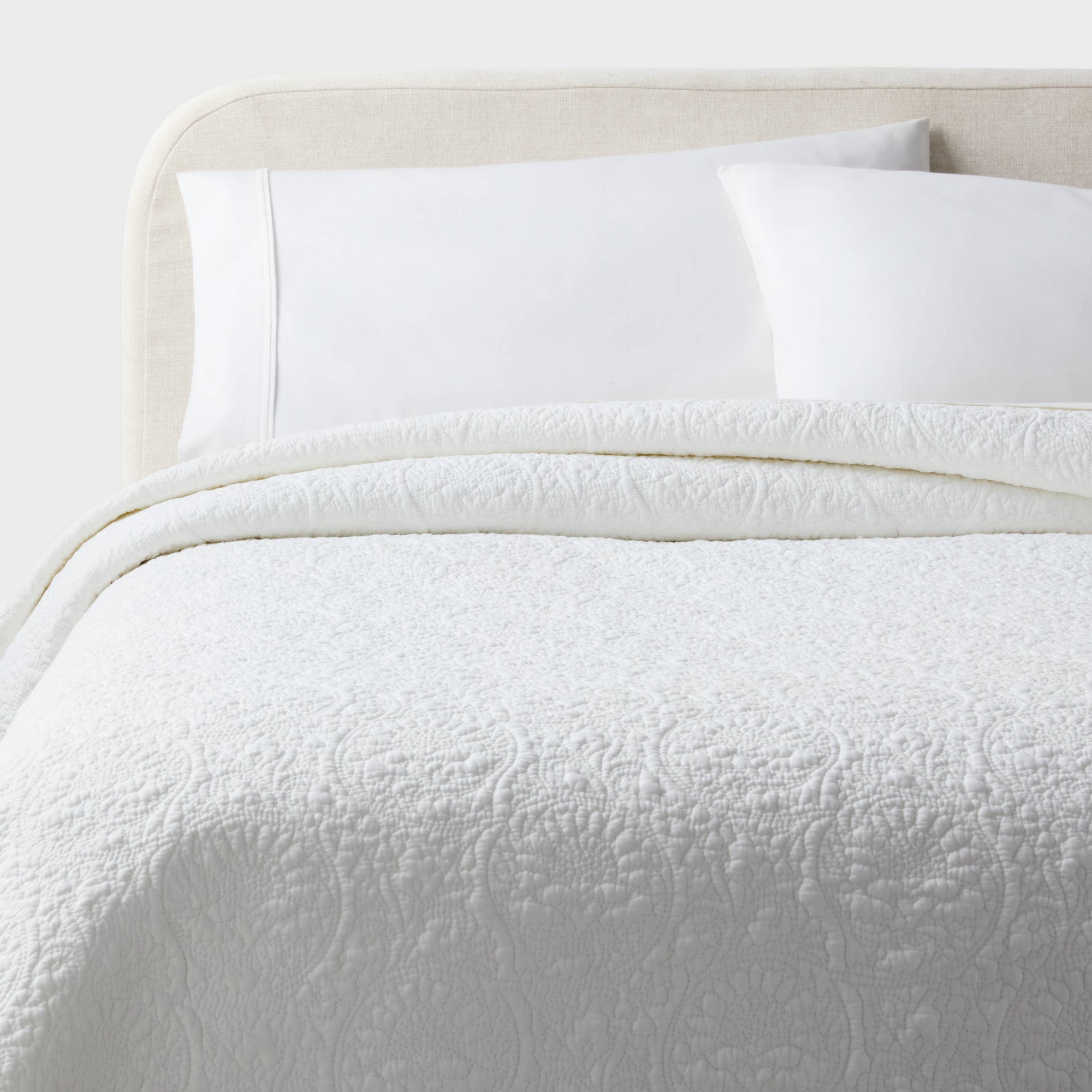 Full/Queen Heirloom Floral Stitch Quilt White - Threshold™