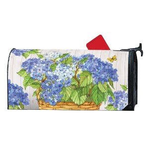 Studio M Blue Hydrangea Basket MailWrap – Magnetic Mailbox Cover