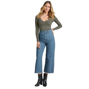 VENUS Womens Ribbed Long Sleeve V-Neck - 1 of 4
