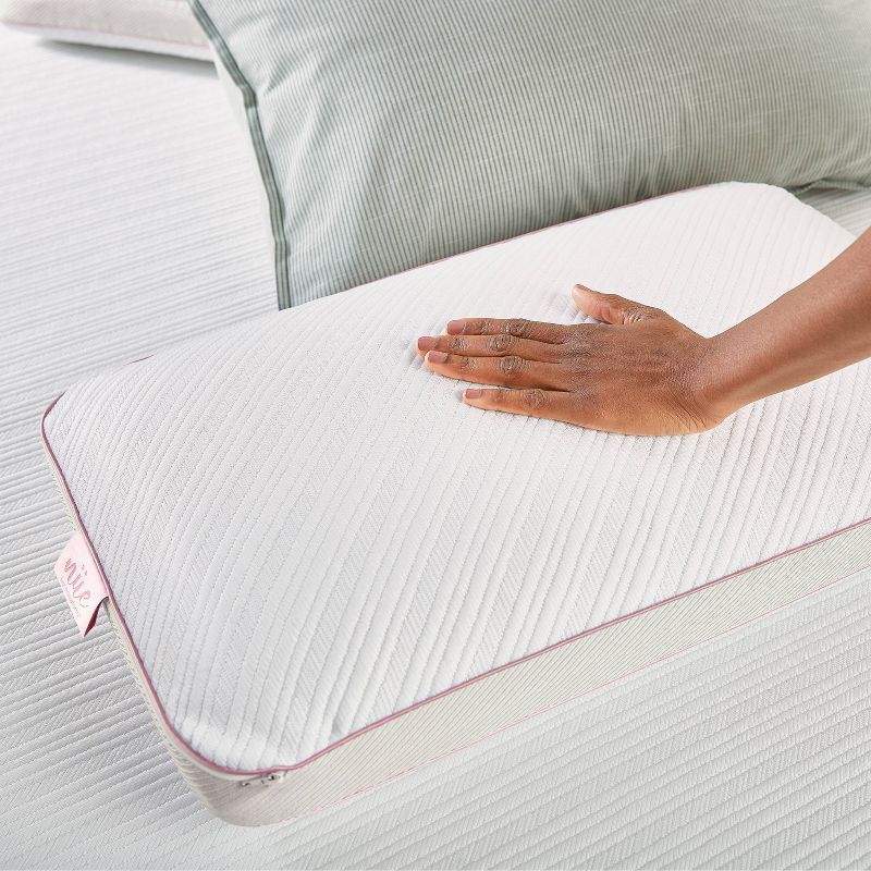 Reversible Support Gel Memory Foam Bed Pillow with Antimicrobial Cover - nüe by Novaform, 4 of 9
