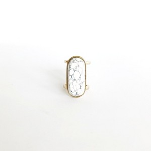 sanctuaire Semi Precious White Howlite Oval Statment Cocktail Ring Gold - 1 of 4