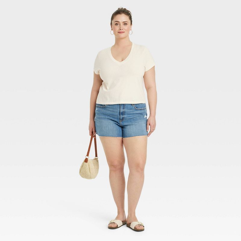 Women's Shrunken Short Sleeve V-Neck T-Shirt - Universal Thread™, 4 of 7