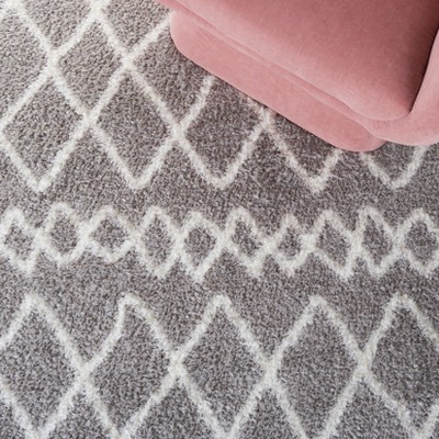 Gray and White Geometric Shag Area Rug, 5' x 7'