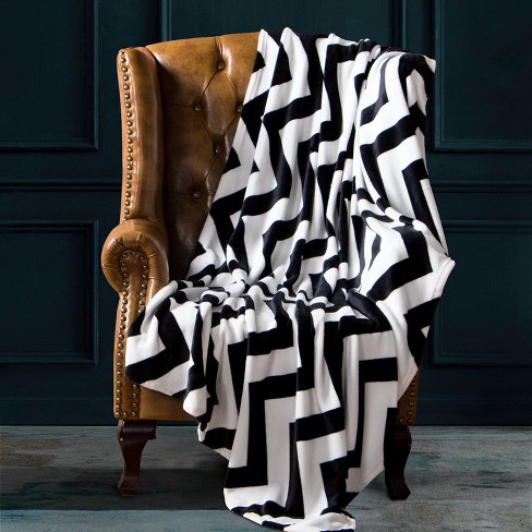 Super Soft Black and White Pattern Flannel Bed Blankets - NTBAY - image 1 of 4