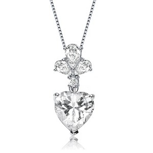 Guili Sterling Silver Heart Pendant Necklace with CZ in White, Green, Red, or Blue—A Sparkling and Elegant Piece for Any Occasion. - 1 of 3