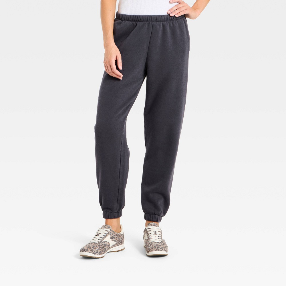 Women's Mid-Rise Fleece Jogger Pants - Universal Thread™ Charcoal Gray M