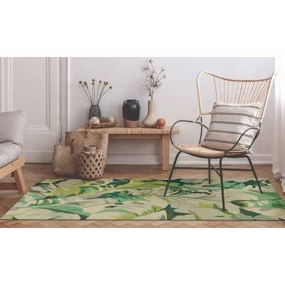 Hand-Tufted Green Palm Leaf Synthetic Indoor/Outdoor Rug