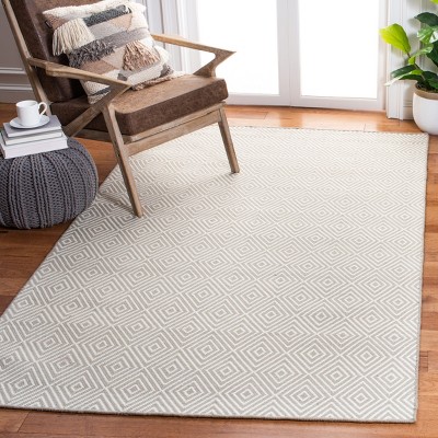 Wilton Light Grey and Ivory Hand-Hooked Wool 4' x 6' Area Rug