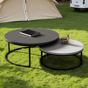 Luck Live The courtyard coffee table consists of movable round tables in two different sizes that can be combined as needed. - 1 of 4