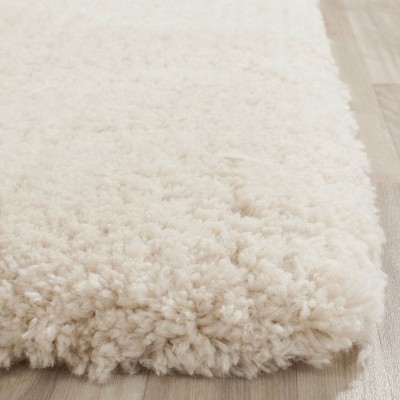 Ivory Round Tufted Sheepskin Shag Rug, 30"