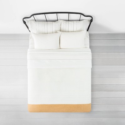 grey and yellow bedding target