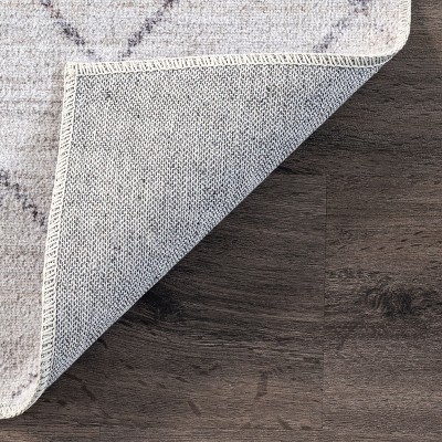 Gray Geometric 8' x 10' Washable Synthetic Area Rug