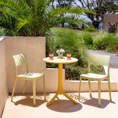 Lagoon Seattle Adjustable Yellow Resin Round Outdoor Table
