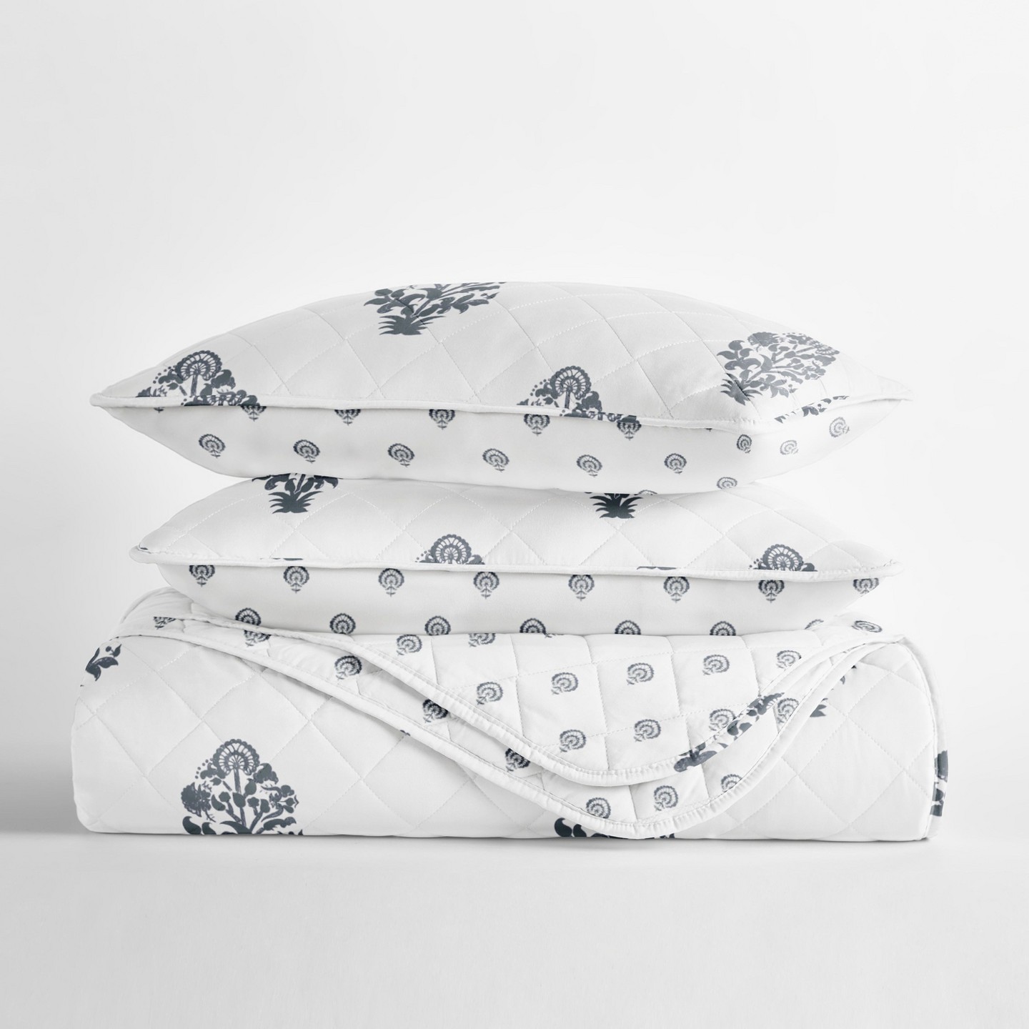 Комплект с покрывалом Becky Cameron Quilted Coverlet Set – Ultra-Soft Lightweight Bedding in Stamped Bloom Pattern, Stamped Bloom Dusk Blue, King/California King, цвет: Синий — фото 8