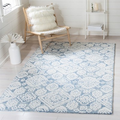 Blue and Ivory Hand-Tufted Wool Medallion Rug, 4' x 6'