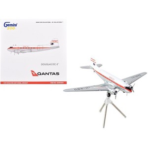 Douglas DC-3 Commercial Aircraft "Qantas Airways" White with Red "Gemini 200" Series 1/200 Die Cast Model Airplane by GeminiJets - 1 of 3