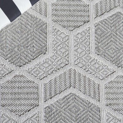 Grey and Ivory Synthetic Boho Indoor/Outdoor Area Rug