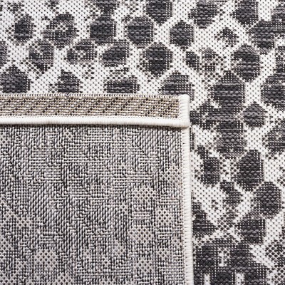 Courtyard Gray 53" Synthetic Easy-Care Indoor/Outdoor Rug