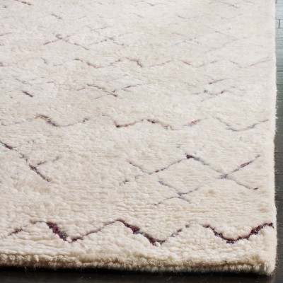 Ivory Shag Wool 4' x 6' Hand-Tufted Aztec Accent Rug