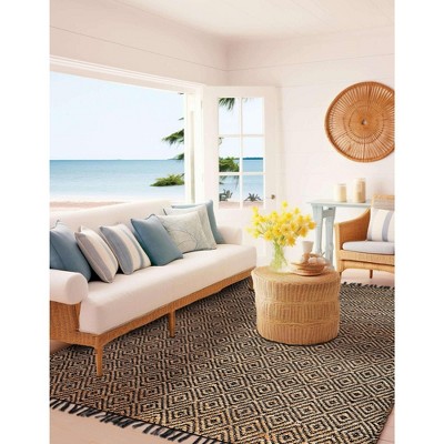 Handmade Black Wool Rectangular Braided Rug, Easy Care and Stain-resistant
