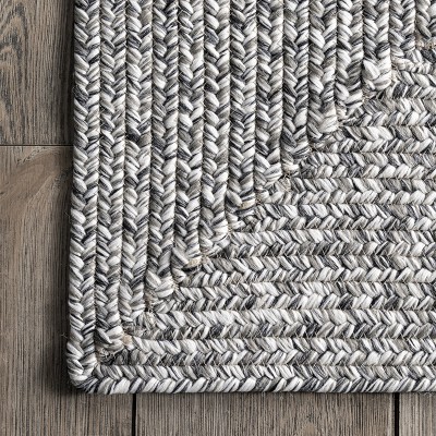 Salt and Pepper Braided Synthetic Indoor/Outdoor Rug