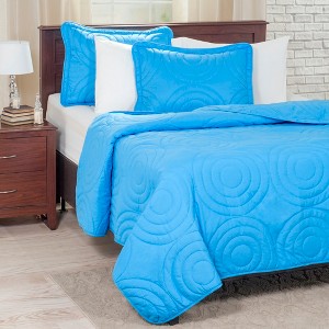 3pc Full/Queen Solid Embossed Quilt Set Blue - Yorkshire Home