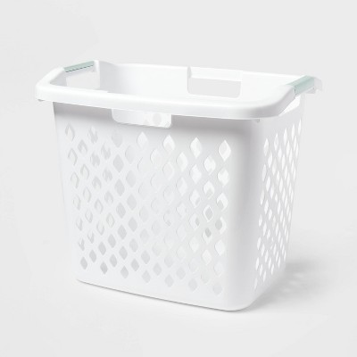 Rubbermaid 2.28-Bushel Plastic Laundry Hamper at