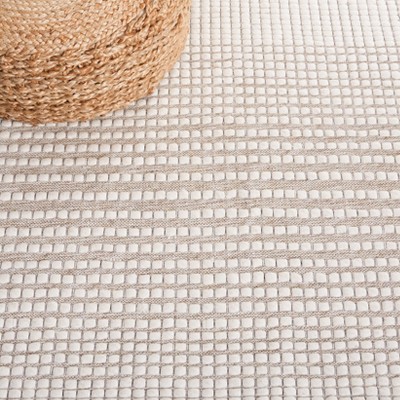 Ivory and Beige Handwoven Wool Area Rug, 4' x 6'