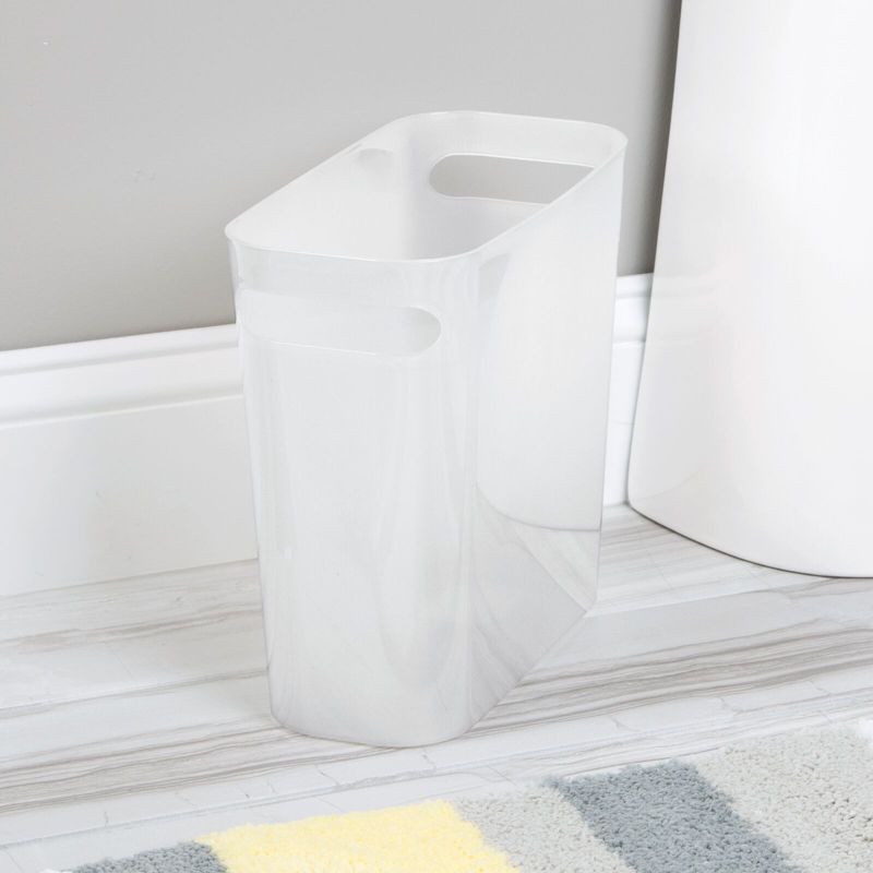 mDesign Plastic Small 1.5 Gal./5.7 Liter Trash Can with Built-In Handles, 2 of 5