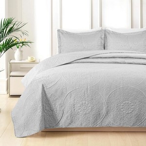 3 Piece Quilt Bedding Set Coverlet With Shams Floral Pattern Bedspread Set Bedding Set for All Seasons - Cotton Passion - 1 of 4