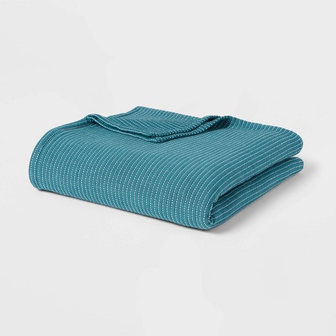 Full/Queen Solid Plush Blanket Blue - Room Essentials™