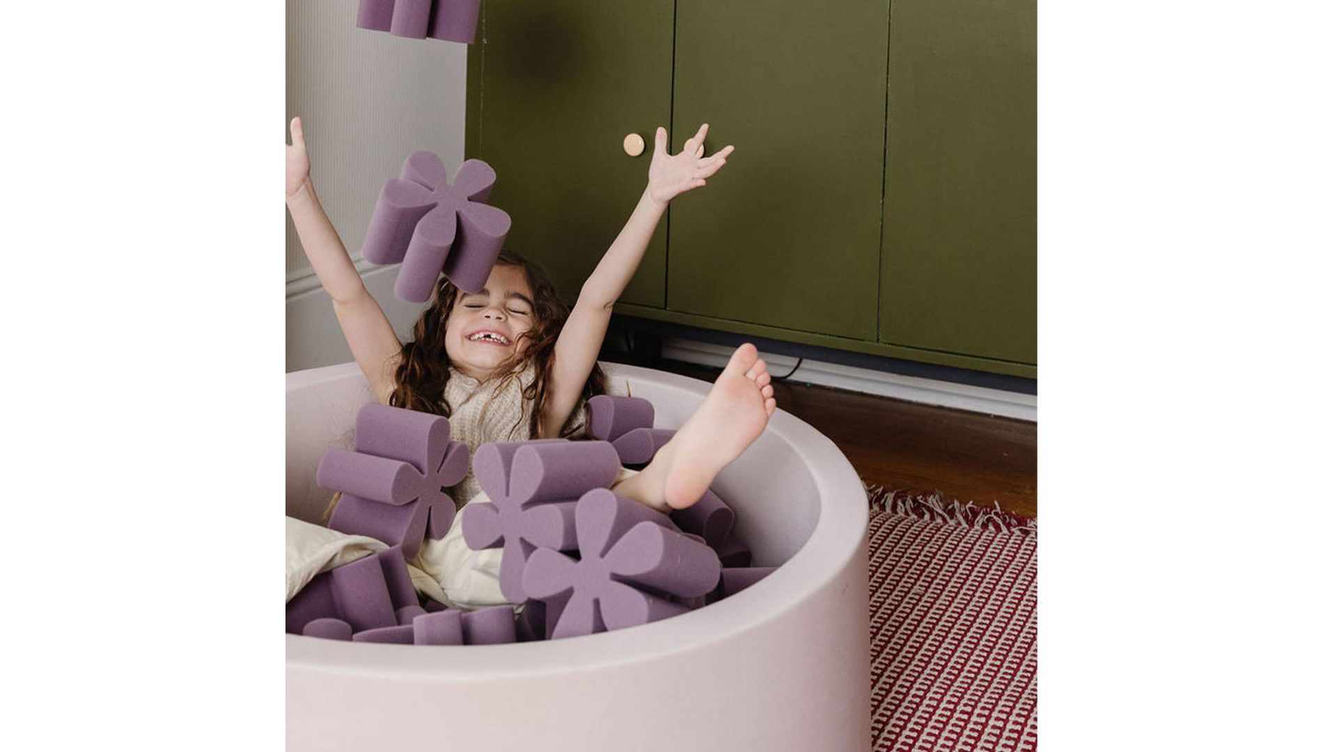 SMOL Foam Pit with Daisy Foam - 30pc