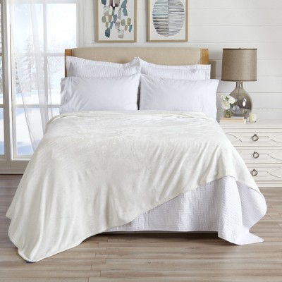 Great Bay Home Velvet Plush Fleece Solid Warm and Cozy Bed Blanket