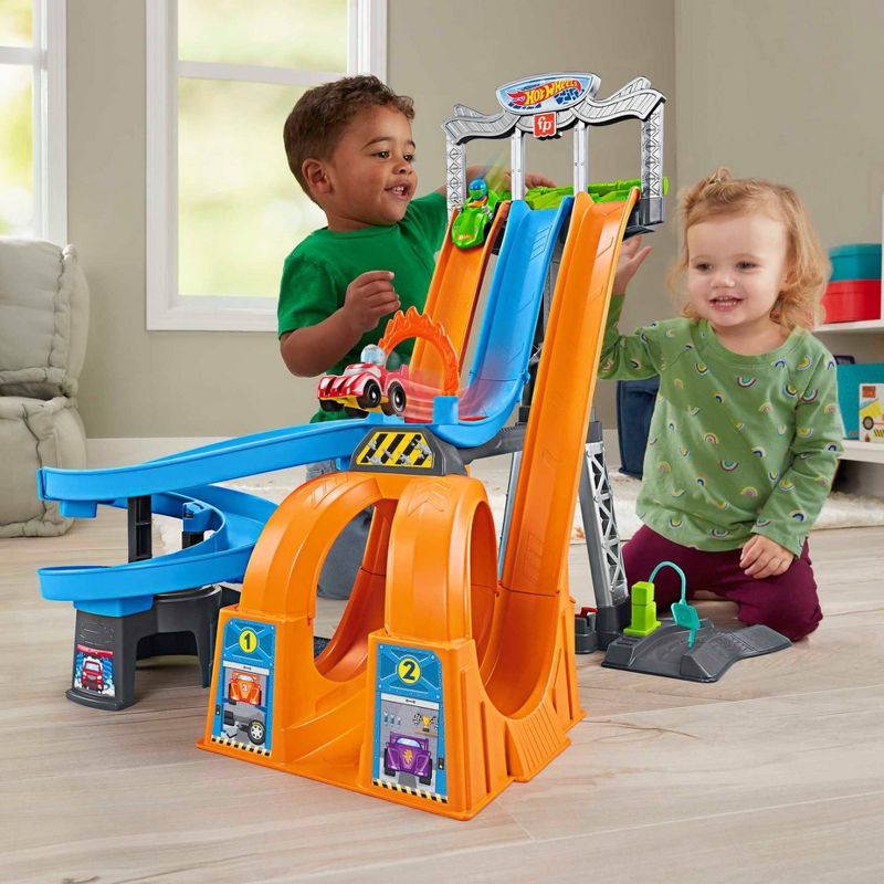 Fisher-Price Little People Hot Wheels Racing Loops Tower Trackset, 3 of 11