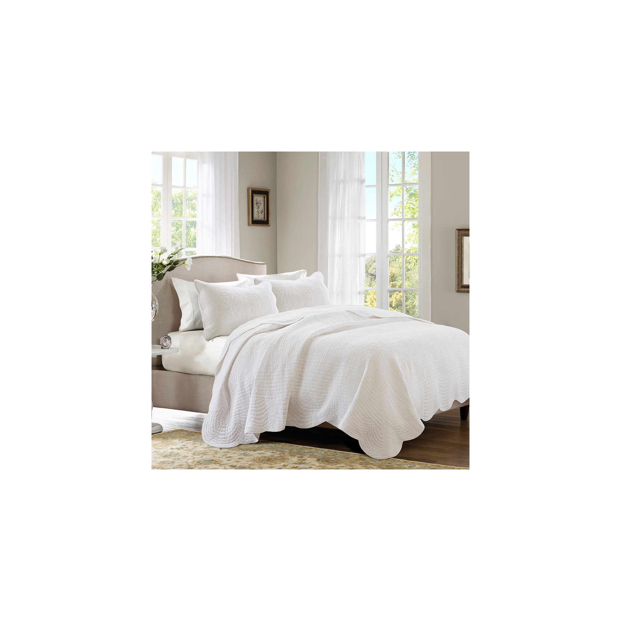 GDFStudio More 3 Piece Reversible Scalloped Edge Microfiber Quilt Bedding Sets, White, Full/Queen