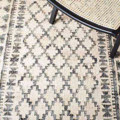 Ivory and Grey Handwoven Geometric Kilim Area Rug 5' x 8'
