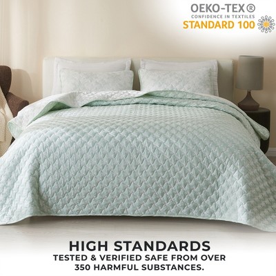 Twin Blue Microfiber Reversible Snowflake Quilt Set