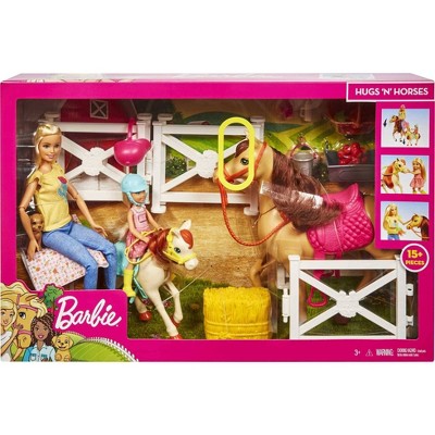 Barbie Hugs &#39;N&#39; Horses Playset