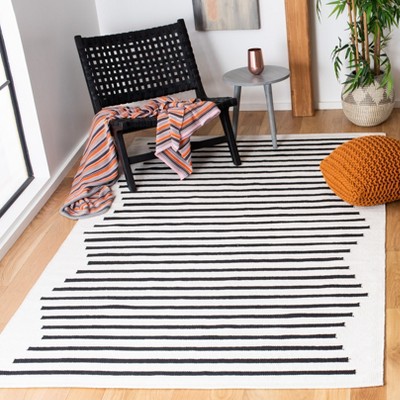 Coastal Charm Black and Ivory 8' x 10' Handwoven Cotton Rug