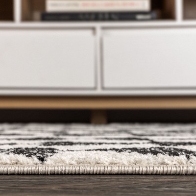 Aisha Black and Cream Geometric 8' x 10' Area Rug