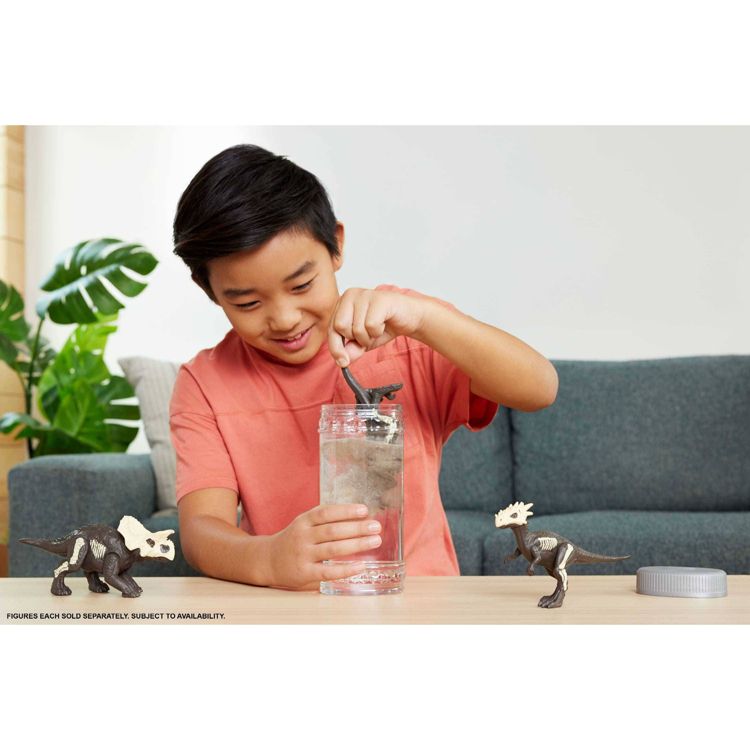 Jurassic World Surprise Reveal Dinosaur Action Figure, 2 of 6