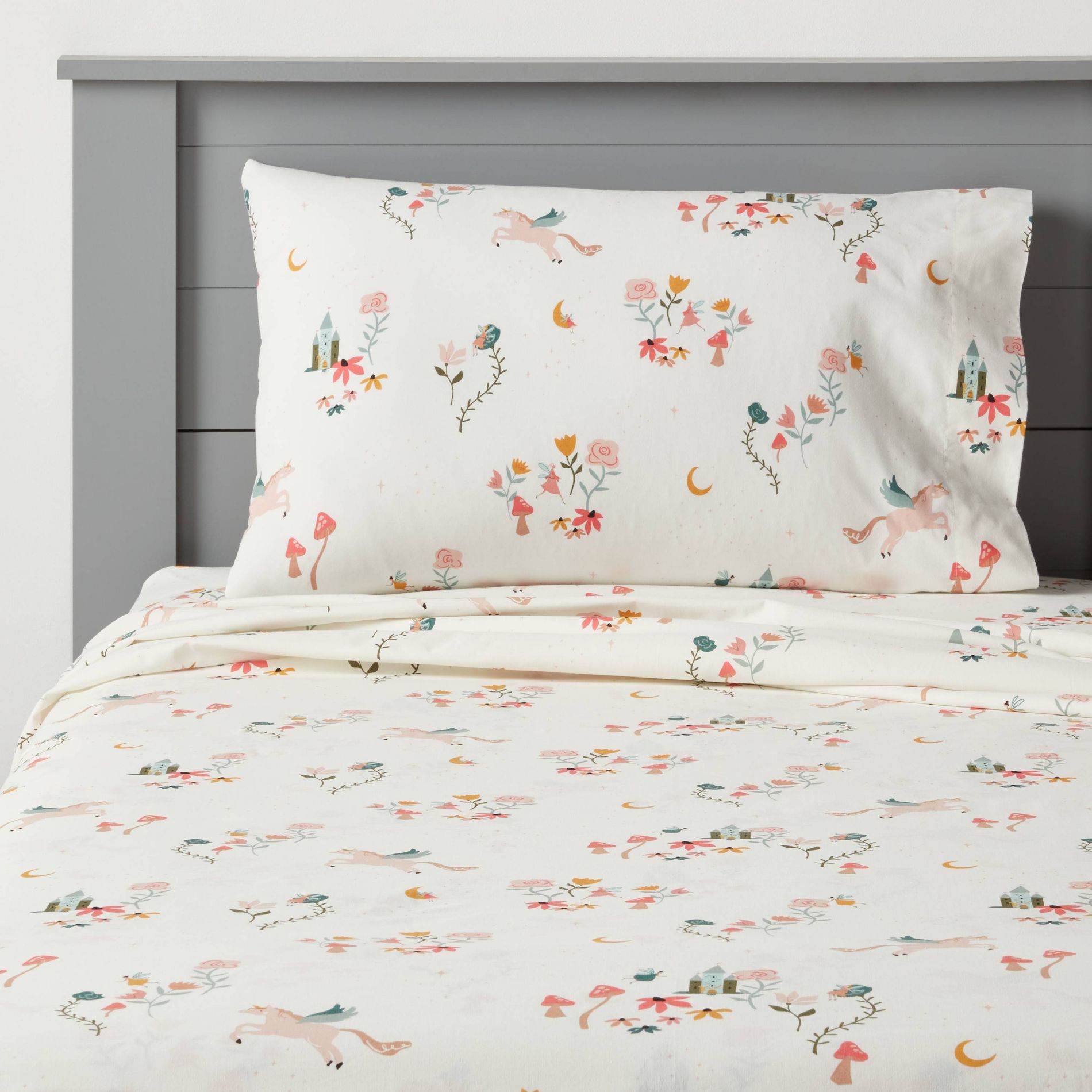 Twin Pegasus Cotton Kids' Sheet Set - Pillowfort™: OEKO-TEX Certified, 220 Thread Count, Fairies Pattern, Twin Size