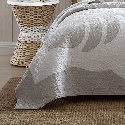 Molokai Island Inspired Reversible Cotton Full Quilt Set in Gray
