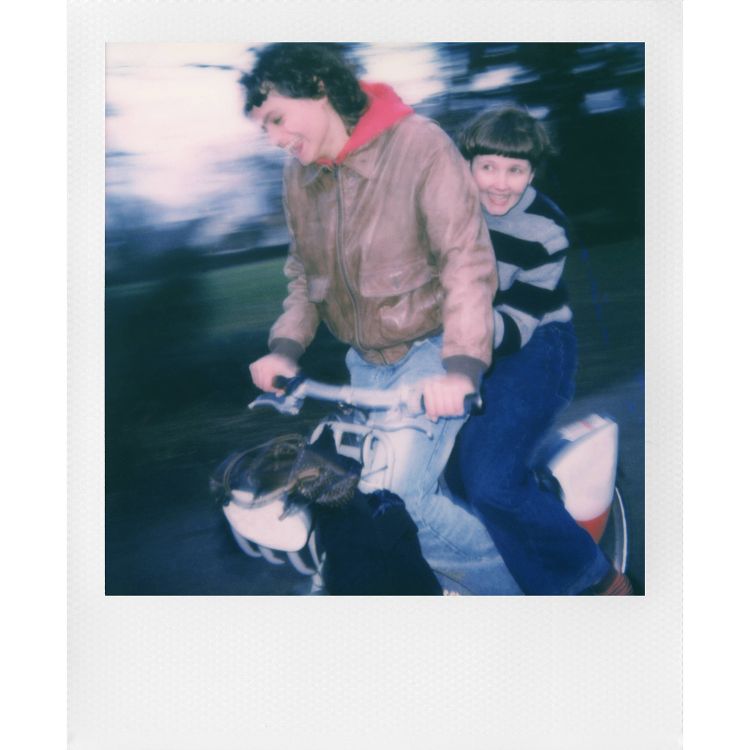 Polaroid Flip Bundle Film Camera - Black: Automatic Focus, Self-Timer, Instant Format, 6 of 11