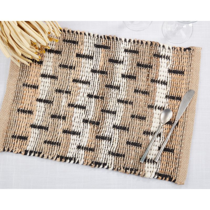 Saro Lifestyle Tailored Stripe Placemat (Set of 4), Beige, 14"x20", 4 of 5