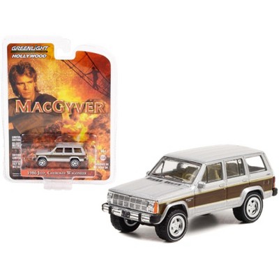 1986 Jeep Cherokee Wagoneer Silver Met. w/Woodgrain Sides "MacGyver" (1985-1992) TV Series 1/64 Diecast Model Car by Greenlight