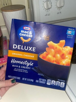 Kraft Deluxe Frozen Mac & Cheese Review: Real Cheese Flavor In The Freezer  Aisle